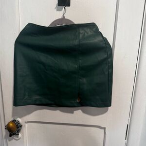 holister leather skirt emerald green color super comfy and high rise.